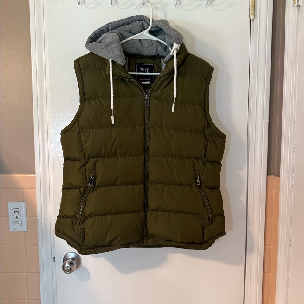ZSHOW Olive Puffer Vest with Gray Hood